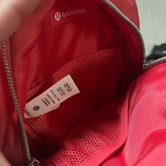 ❌SOLD❌ Lulu lemon city adventure micro backpack - Picture 2 of 2